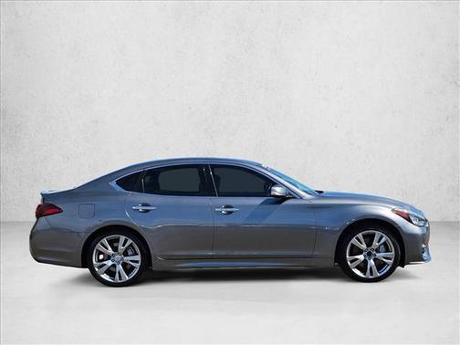 2015 INFINITI Q70 3.7