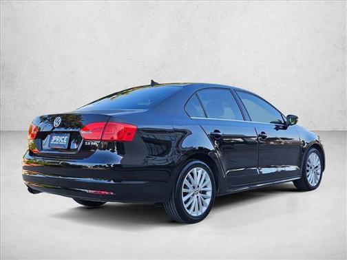 Black Uni 2013 Volkswagen Jetta SEL