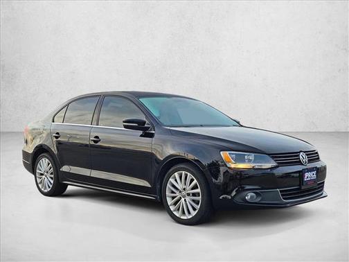 Black Uni 2013 Volkswagen Jetta SEL