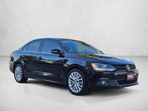 Black Uni 2013 Volkswagen Jetta SEL