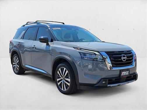 2022 Nissan Pathfinder Platinum 2WD