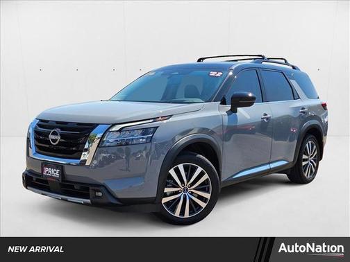 2022 Nissan Pathfinder Platinum 2WD