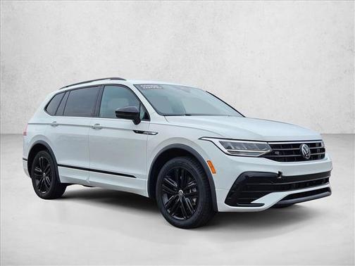 Oryx White Pearl 2022 Volkswagen Tiguan 2.0T SE R-Line Black