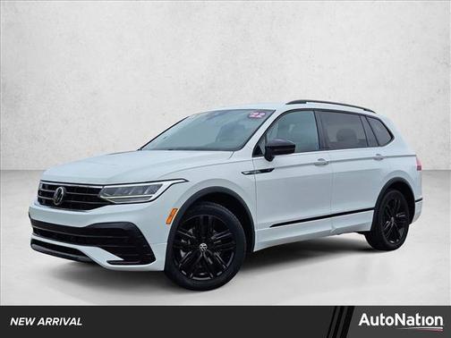Oryx White Pearl 2022 Volkswagen Tiguan 2.0T SE R-Line Black