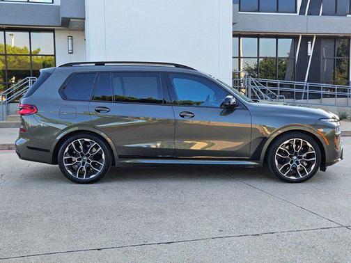 2024 BMW X7 M60i
