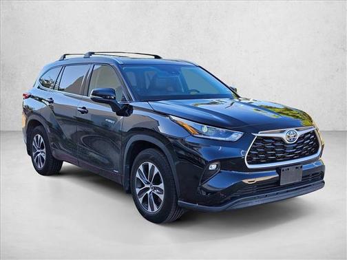2021 Toyota Highlander Hybrid XLE