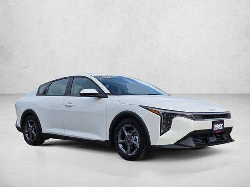Snow White Pearl 2025 Kia K4 LXS