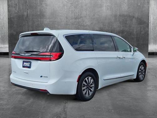 2022 Chrysler Pacifica Hybrid Limited