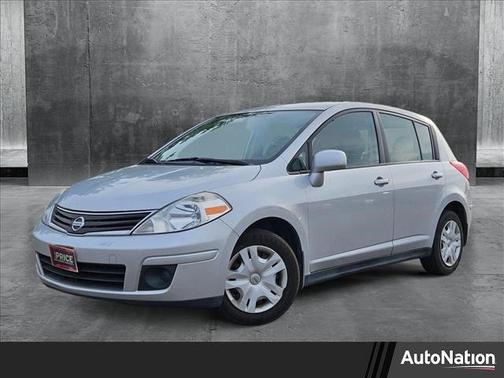 2011 Nissan Versa 1.8 S