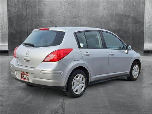 2011 Nissan Versa 1.8 S