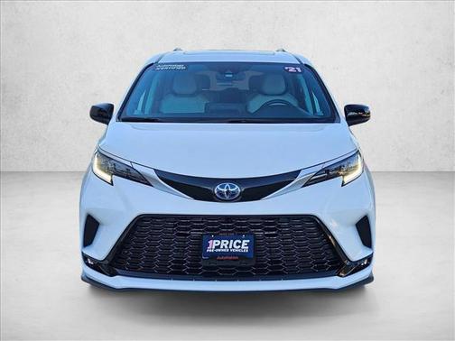 2021 Toyota Sienna XSE 7 Passenger
