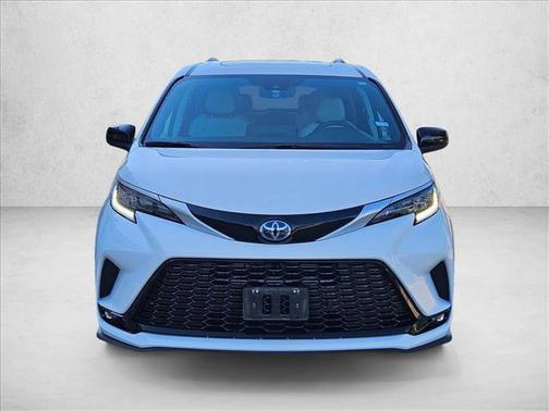 2021 Toyota Sienna XSE 7 Passenger