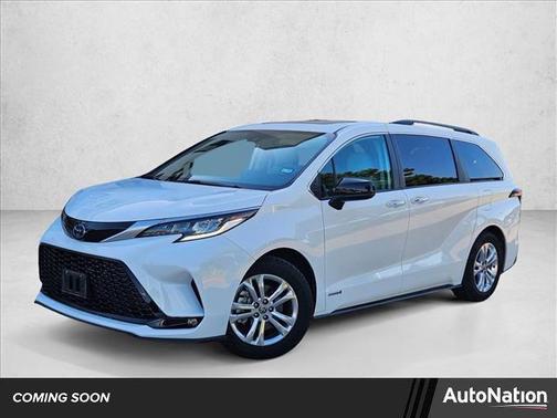 2021 Toyota Sienna XSE 7 Passenger