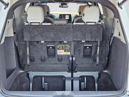 2021 Toyota Sienna XSE 7 Passenger