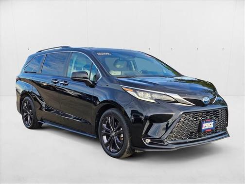 2022 Toyota Sienna XSE 7 Passenger