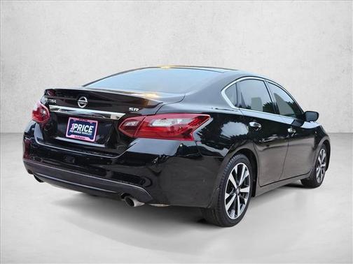 Super Black 2017 Nissan Altima 2.5 SR