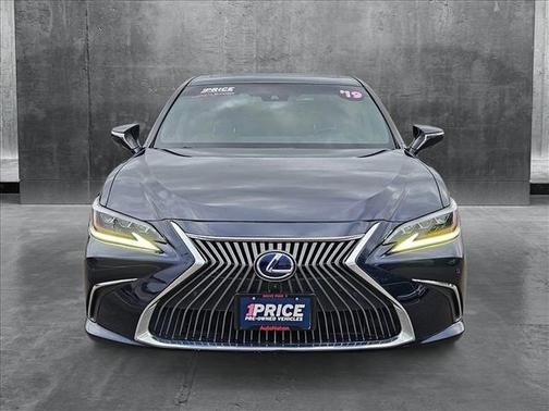 2019 Lexus ES 300h Ultra Luxury