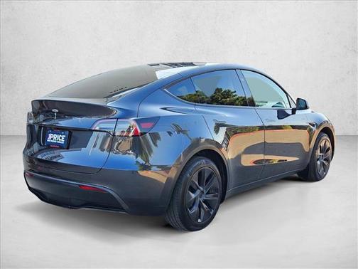2025 Tesla Model Y Long Range Dual Motor Rear-Wheel Drive