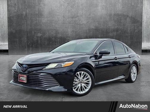 2020 Toyota Camry Hybrid XLE