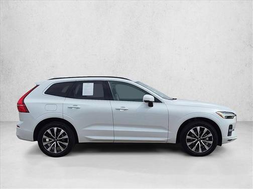 Crystal White Metallic 2023 Volvo XC60 B5 Core