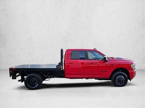 2024 RAM 3500 Laramie Crew Cab 4x4 8' Box