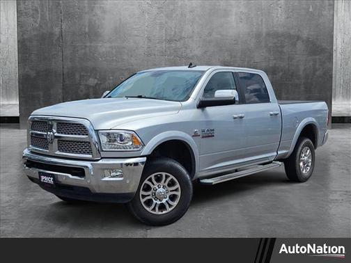 2017 RAM 2500 Laramie Crew Cab 4x4 6'4' Box