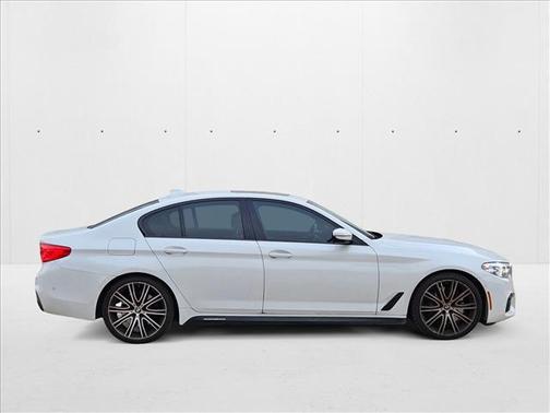 2019 BMW 540 540i