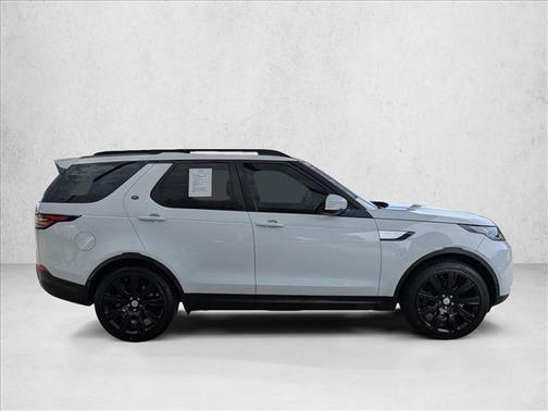 Yulong White Metal 2017 Land Rover Discovery HSE