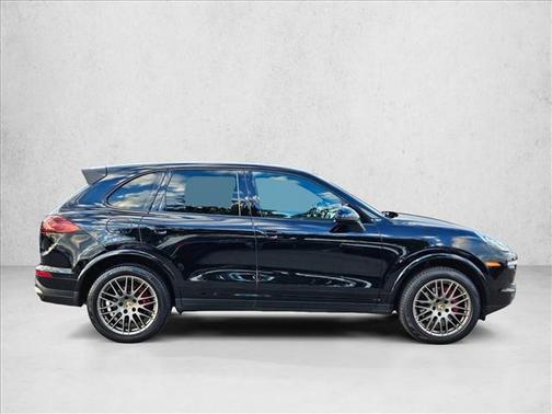 2017 Porsche Cayenne Platinum Edition