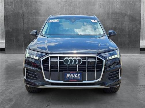 2024 Audi Q7 45 Premium Plus