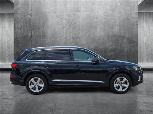 2024 Audi Q7 45 Premium Plus