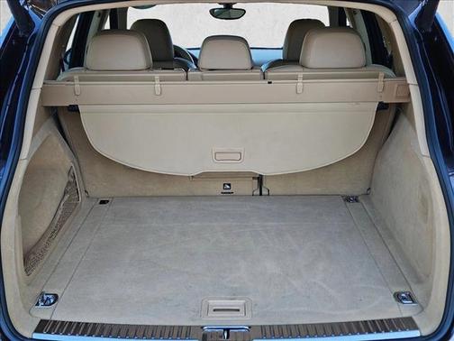 2017 Porsche Cayenne Platinum Edition