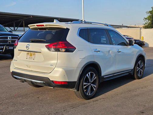 2017 Nissan Rogue SL