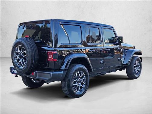 2024 Jeep Wrangler 4-Door Sahara 4x4