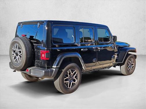 2024 Jeep Wrangler 4-Door Sahara 4x4