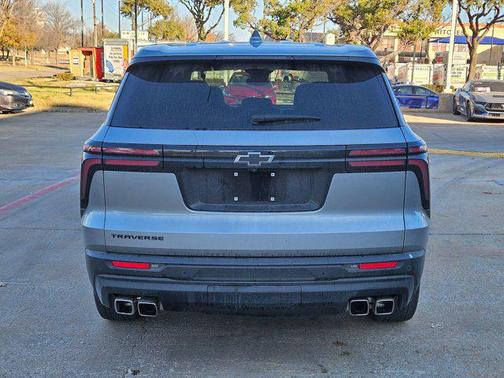 2024 Chevrolet Traverse LS