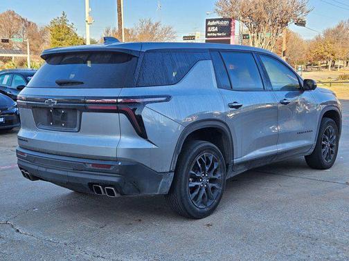 2024 Chevrolet Traverse LS