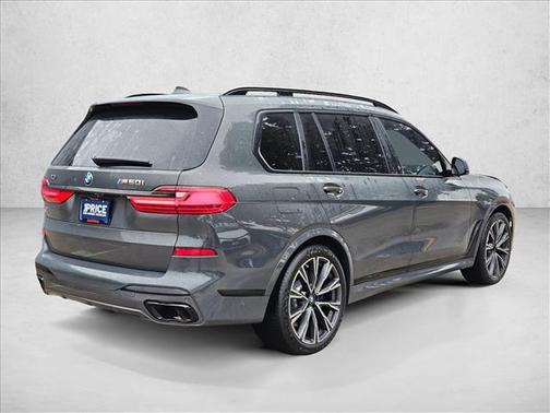 2022 BMW X7 M50i