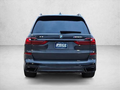 2022 BMW X7 M50i