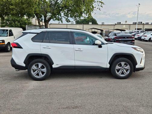 2023 Toyota RAV4 Hybrid XLE