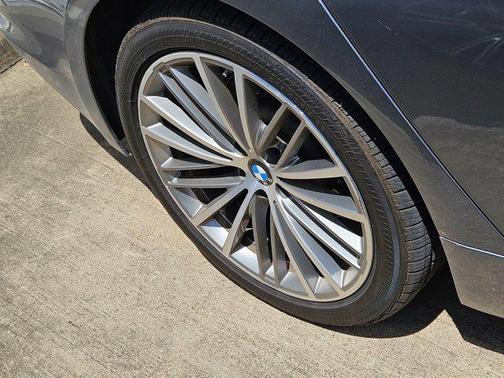 2017 BMW 530 530i
