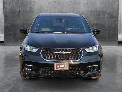 2025 Chrysler Pacifica L