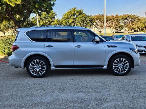 2017 INFINITI QX80 Base