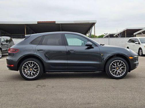 2018 Porsche Macan Macan Sport Edition