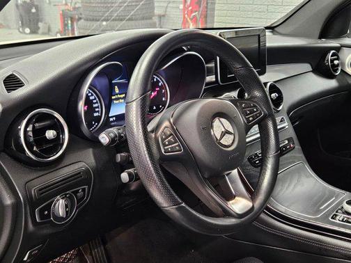 2019 Mercedes-Benz GLC 300 Base