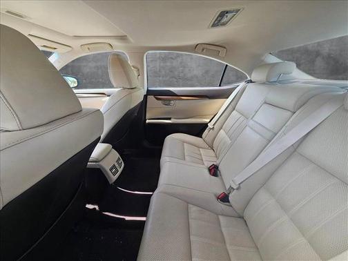 2018 Lexus ES 300h Base