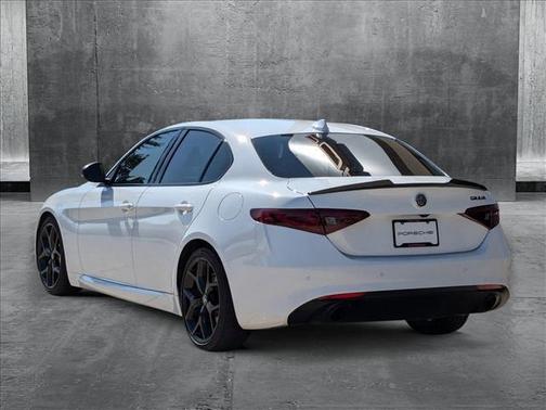 2020 Alfa Romeo Giulia Base