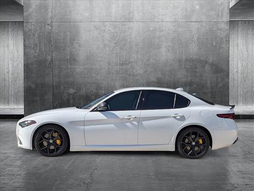 2020 Alfa Romeo Giulia Base
