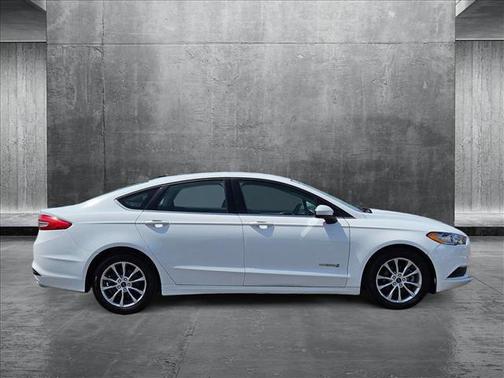 2017 Ford Fusion Hybrid SE