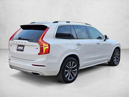 2018 Volvo XC90 T6 Momentum